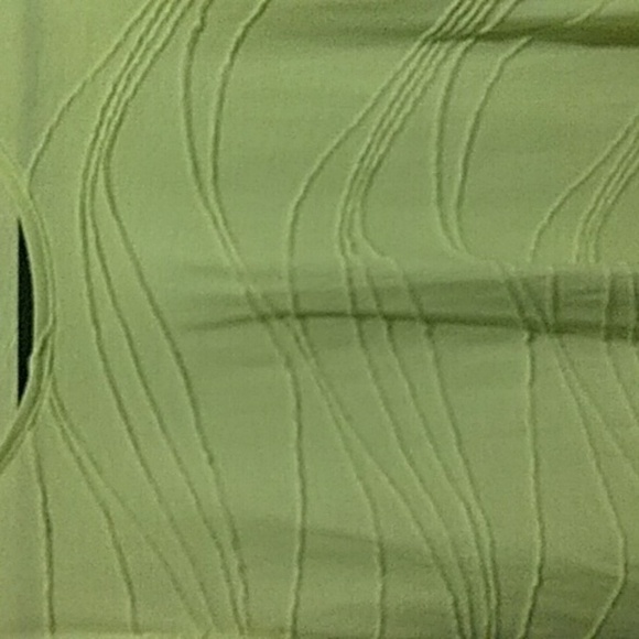 Iyla top size large - Picture 2 of 4